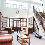 Anamar Pilio 4*
